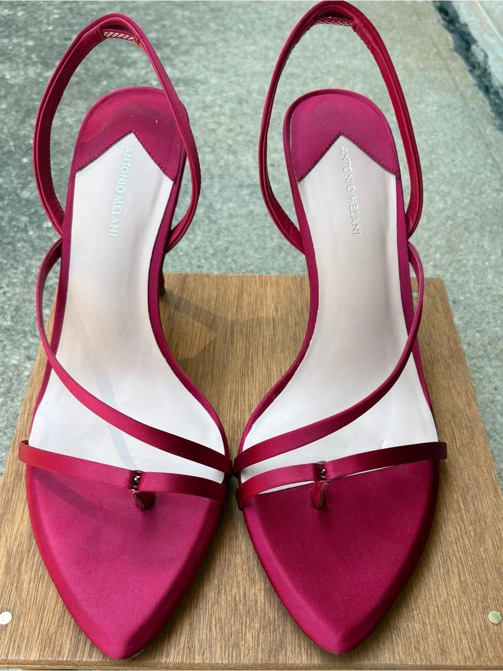 ANTONIO MELANI Satin Toe Thong Garnet Pointed Slingback Heels Size 9.5
